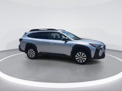 Certified 2025 Subaru Outback Premium AWD/4WD image 9