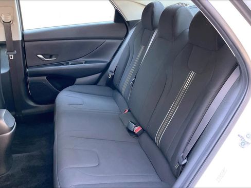 Used 2023 Hyundai Elantra Blue image 19