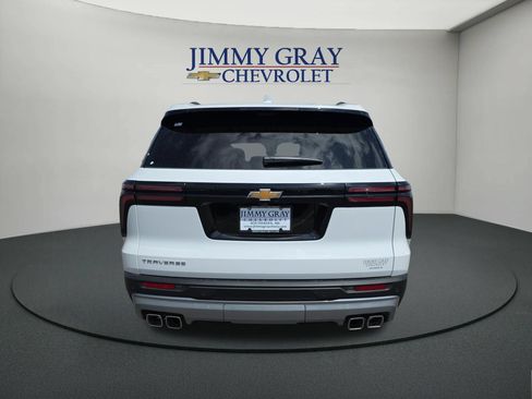 New 2026 Chevrolet Traverse LT w/ Driver Confidence Package FWD image 4