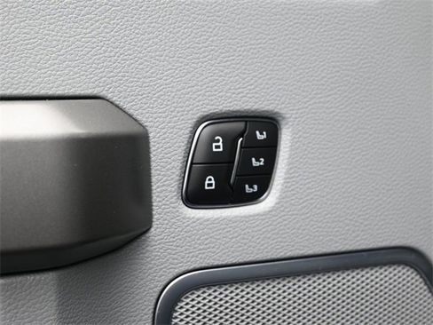 Used 2022 Ford F450 Limited image 23