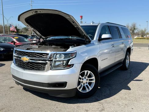 Used 2019 Chevrolet Suburban LT RWD image 11