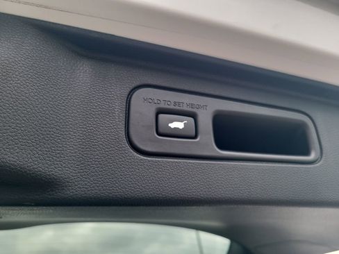 Used 2024 Honda Pilot Touring image 28