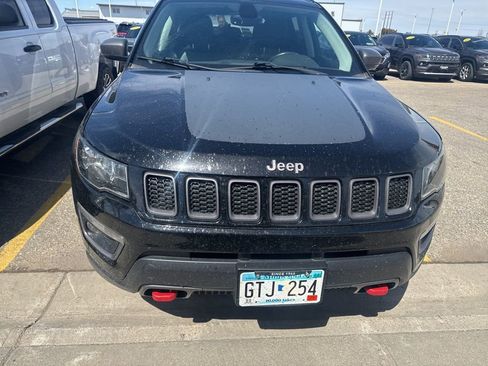 Used 2017 Jeep Compass Trailhawk w/ Leather Interior Group AWD/4WD image 2