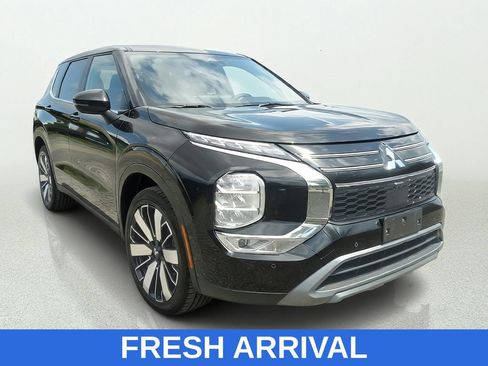 Used 2025 Mitsubishi Outlander SE AWD/4WD image 1