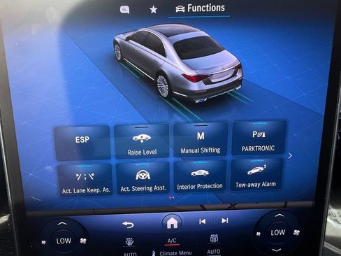 Used 2022 Mercedes-Benz S 500 4MATIC w/ AMG Line Package image 24