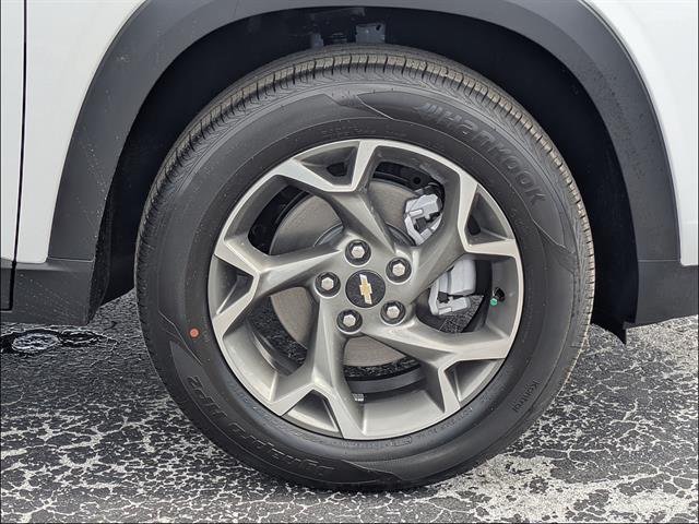New 2026 Chevrolet Trax LT w/ Driver Confidence Package FWD image 13