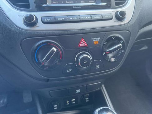 Used 2021 Hyundai Accent SE FWD image 46