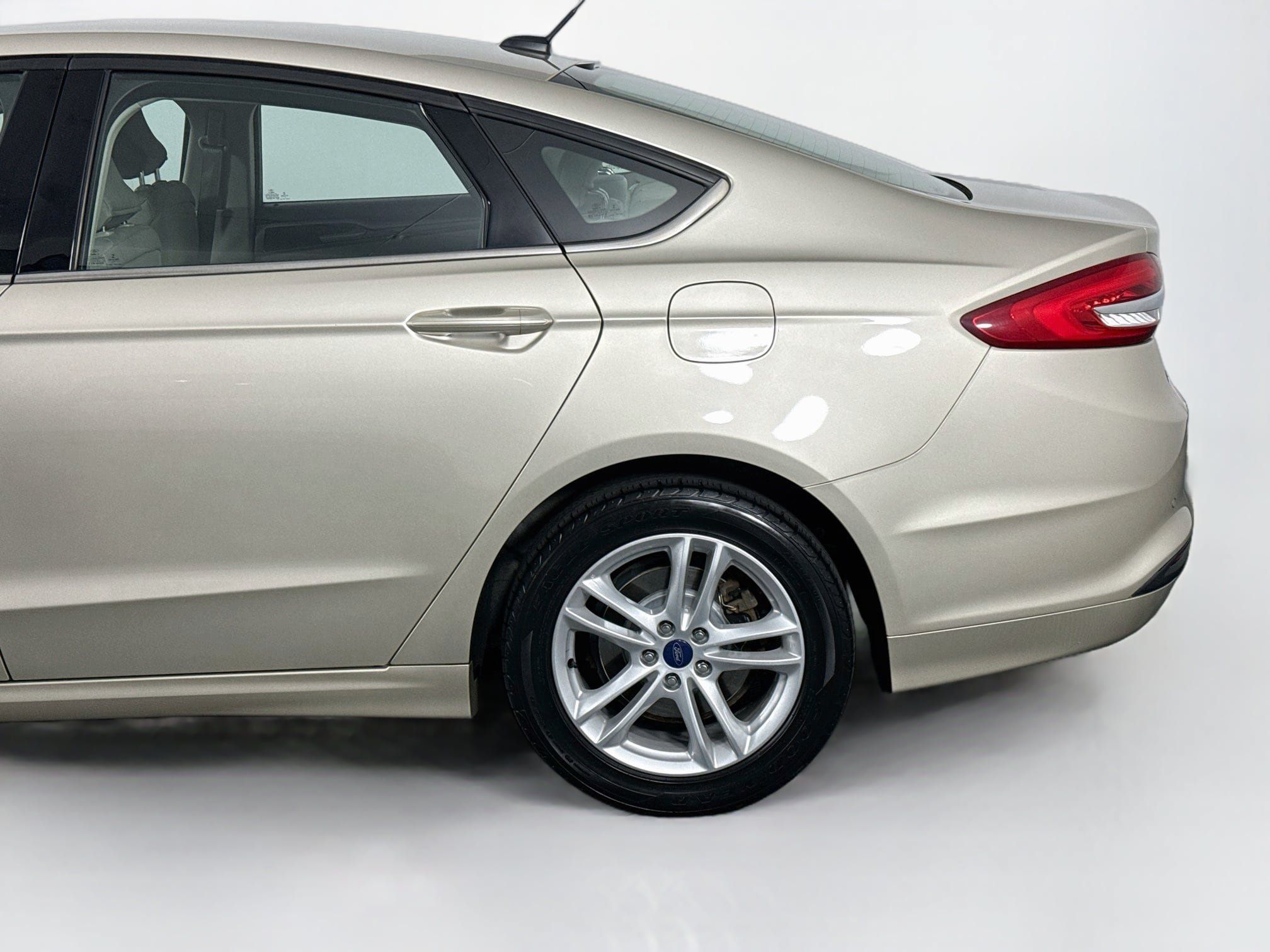 Used 2018 Ford Fusion SE FWD image 42