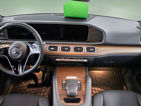 Used 2025 Mercedes-Benz GLE 350 4MATIC image 16