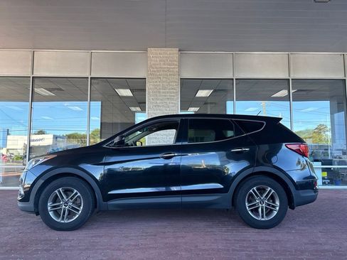 Used 2018 Hyundai Santa Fe Sport w/ Cargo Package FWD image 10