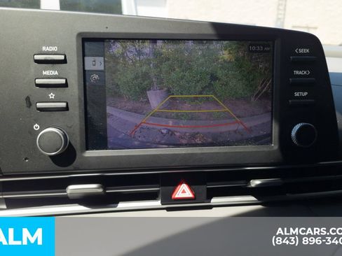 Used 2025 Hyundai Elantra SE FWD image 8