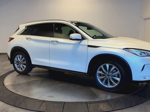 Certified 2022 INFINITI QX50 Essential image 2