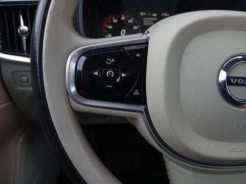 Used 2018 Volvo S90 T5 Momentum w/ Convenience Package FWD image 11