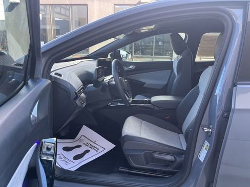 Certified 2025 Volkswagen ID.4 Pro image 27