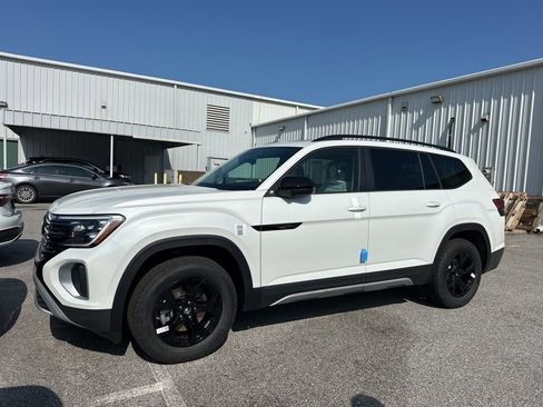New 2026 Volkswagen Atlas Peak Edition AWD/4WD image 1