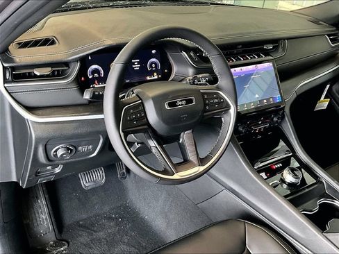 New 2025 Jeep Grand Cherokee Limited w/ Trailer Tow Package image 9