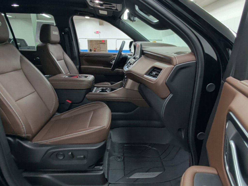 Used 2024 Chevrolet Tahoe High Country AWD/4WD image 39