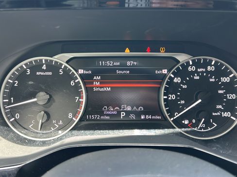 Used 2025 Nissan Pathfinder SV w/ SV Premium Package FWD image 27