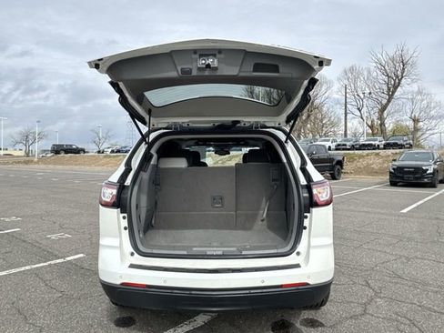 Used 2014 Chevrolet Traverse LT image 26
