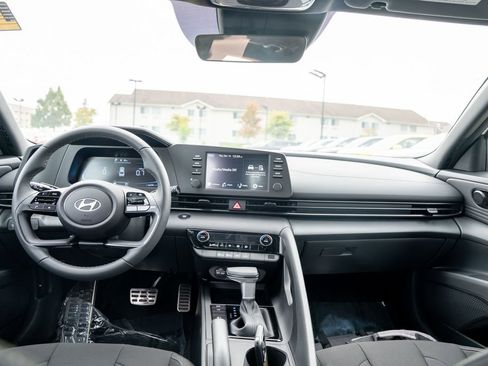 New 2025 Hyundai Elantra Sport image 15