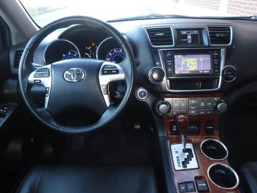 Used 2013 Toyota Highlander Limited AWD/4WD image 5