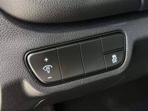 Used 2024 Kia Seltos SX image 9