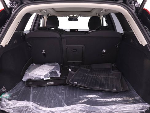 New 2026 Volvo XC60 B5 Plus w/ Protection Package Premier image 18