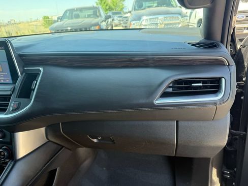 Used 2021 Chevrolet Suburban LT AWD/4WD image 19