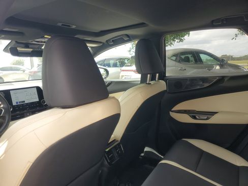 Used 2024 Lexus NX 250 FWD image 16