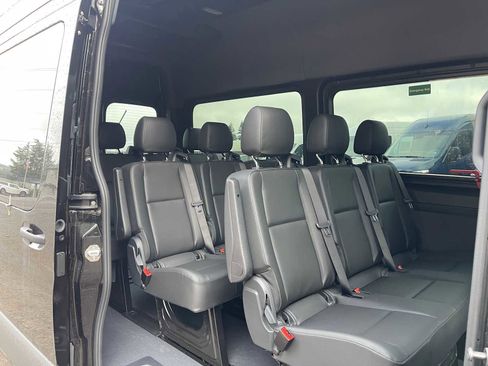 Used 2024 Mercedes-Benz Sprinter 2500 image 14