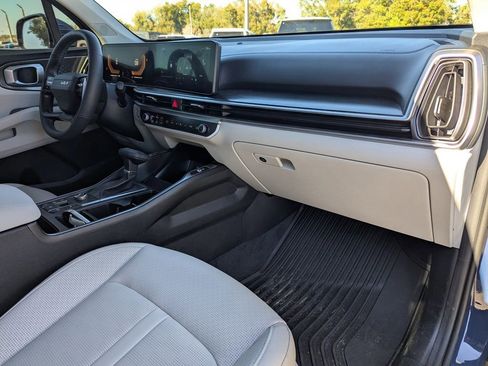 Used 2026 Kia Sorento EX image 10