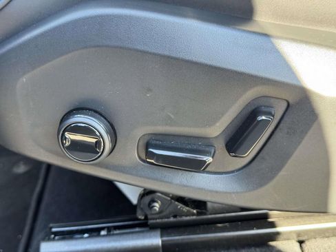 Certified 2026 Volvo XC90 T8 Plus w/ Protection Package Premier image 17