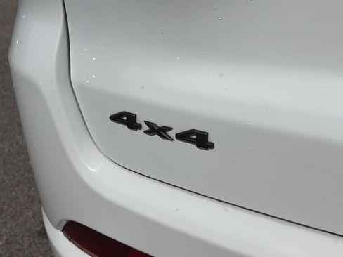 Used 2023 Jeep Compass High Altitude AWD/4WD image 10