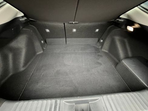 Used 2025 Toyota Prius LE image 31