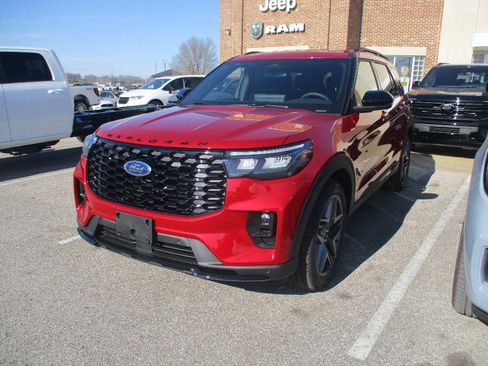 New 2026 Ford Explorer ST-Line w/ ST-Line Street Pack RWD image 3