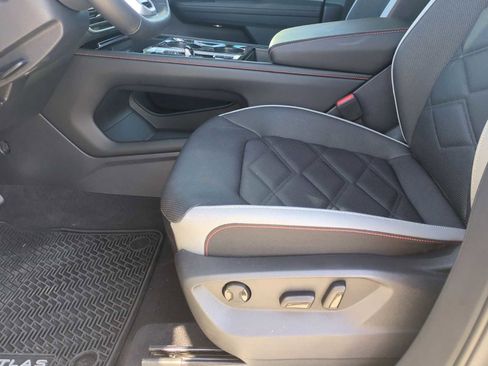 Used 2024 Volkswagen Atlas Peak Edition SE image 19