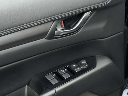 Used 2017 MAZDA CX-5 Touring image 16