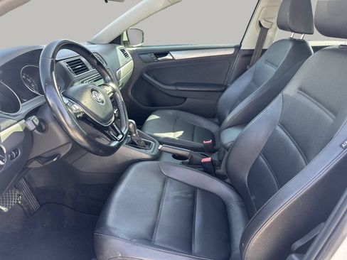 Used 2018 Volkswagen Jetta SE FWD image 10