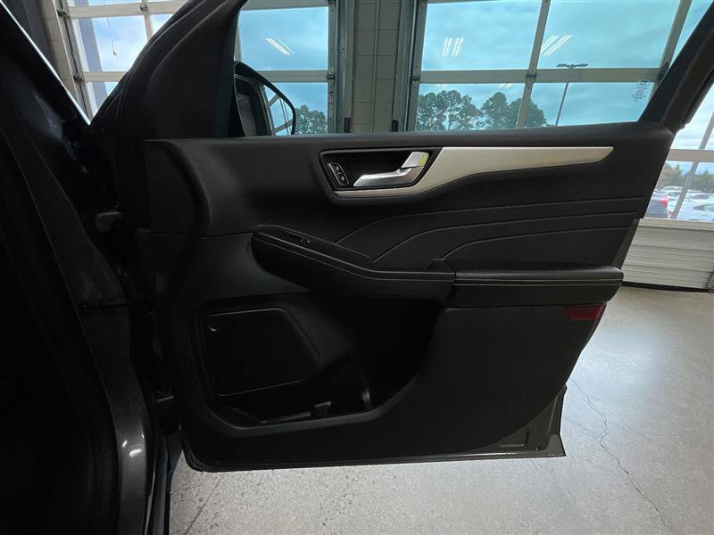 Used 2022 Ford Escape SEL w/ Technology Package FWD image 29
