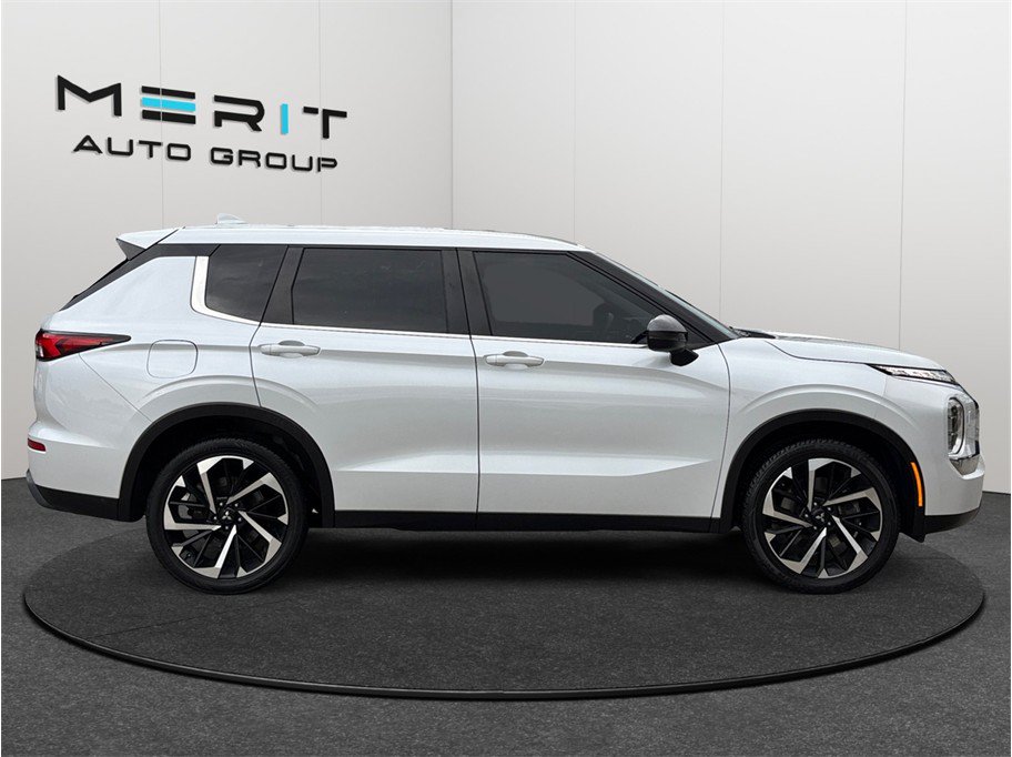 Used 2022 Mitsubishi Outlander ES AWD/4WD image 10