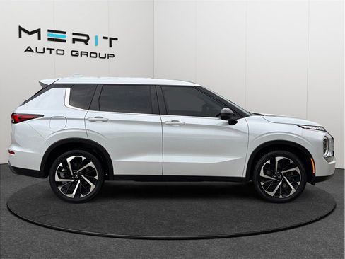 Used 2022 Mitsubishi Outlander ES AWD/4WD image 10