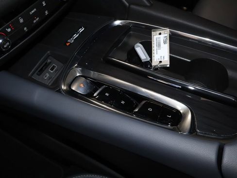 Used 2023 Buick Enclave Essence FWD image 32