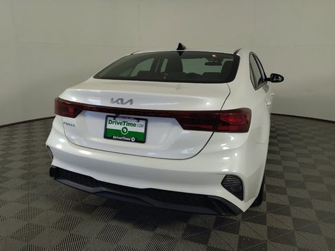 Used 2024 Kia Forte LXS FWD image 7