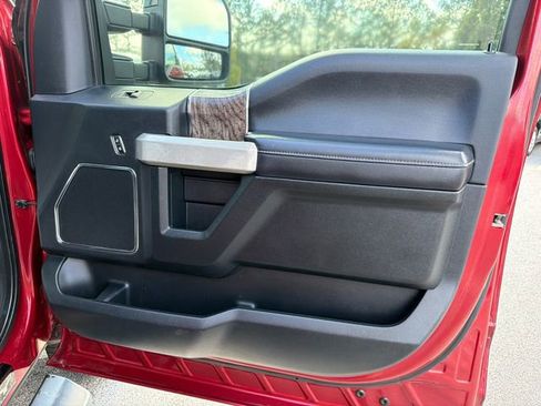 Used 2019 Ford F250 Lariat w/ Lariat Ultimate Package image 14