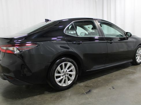 Used 2021 Toyota Camry LE FWD image 6