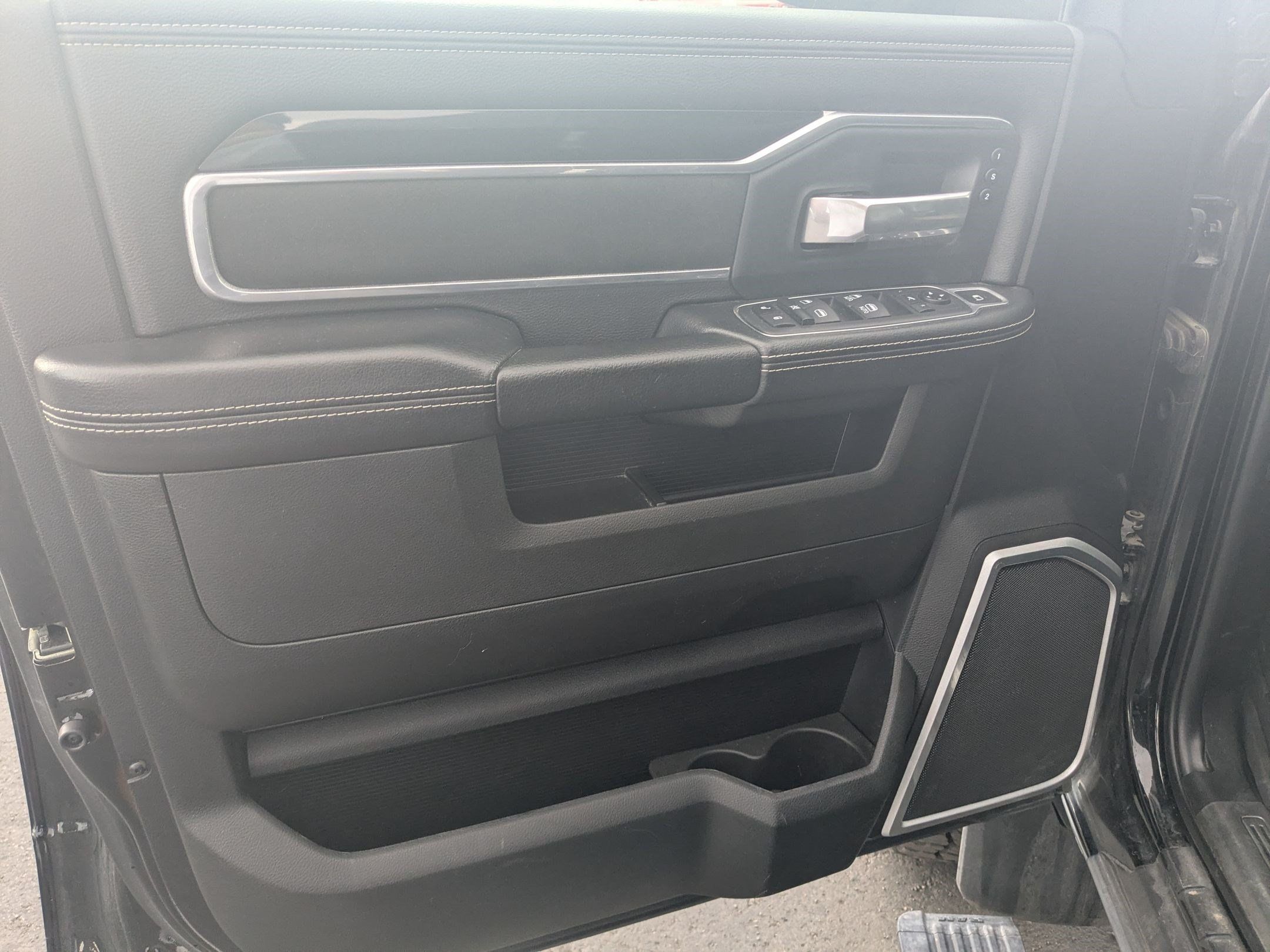 Used 2020 RAM 3500 Laramie AWD/4WD image 15