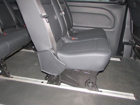 Used 2018 Mercedes-Benz Metris Passenger image 23