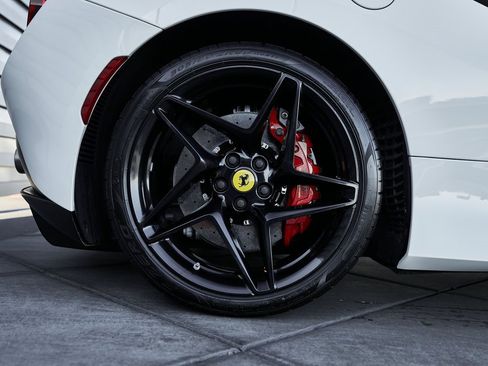 Used 2021 Ferrari F8 Tributo image 16