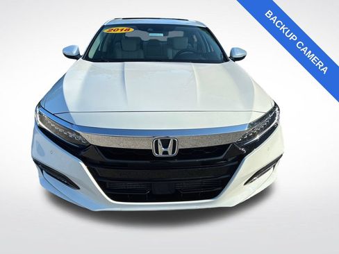 Used 2018 Honda Accord Touring image 8
