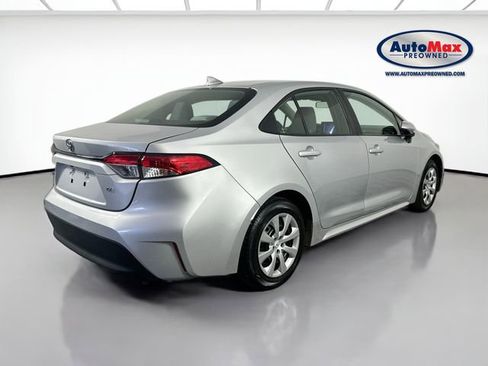 Used 2024 Toyota Corolla LE FWD image 2